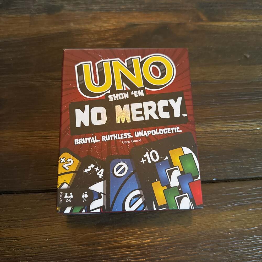 Mattel UNO Show em No Mercy Card Game 194735220809